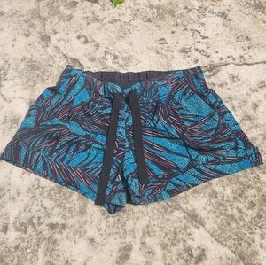 LULULEMON Spring Break Away Short II Palm Lace Tofino Teal Multi Size 6